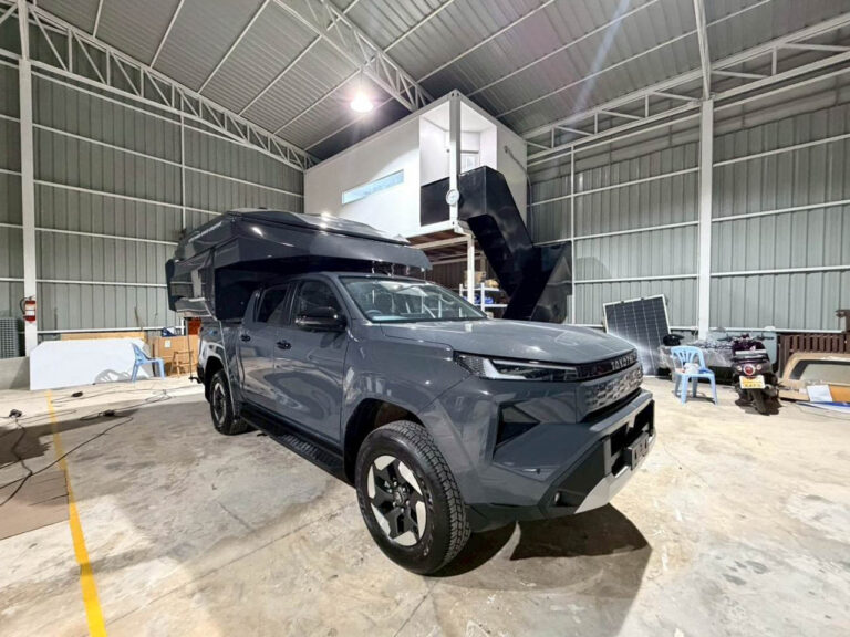  HOCA x Toyota HILUX TRAVO-e