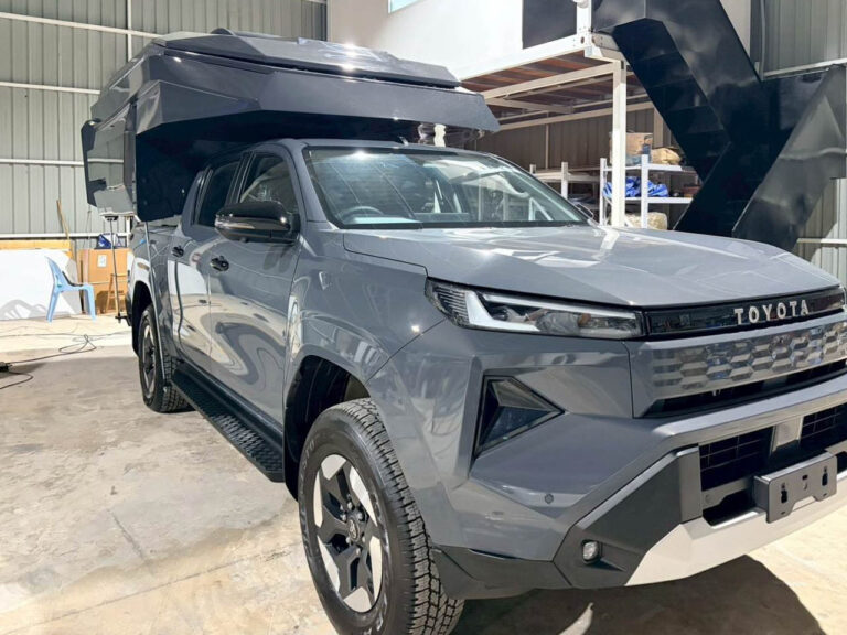  HOCA x Toyota HILUX TRAVO-e