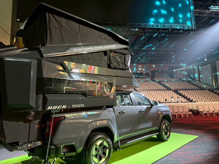  HOCA x Toyota HILUX TRAVO-e