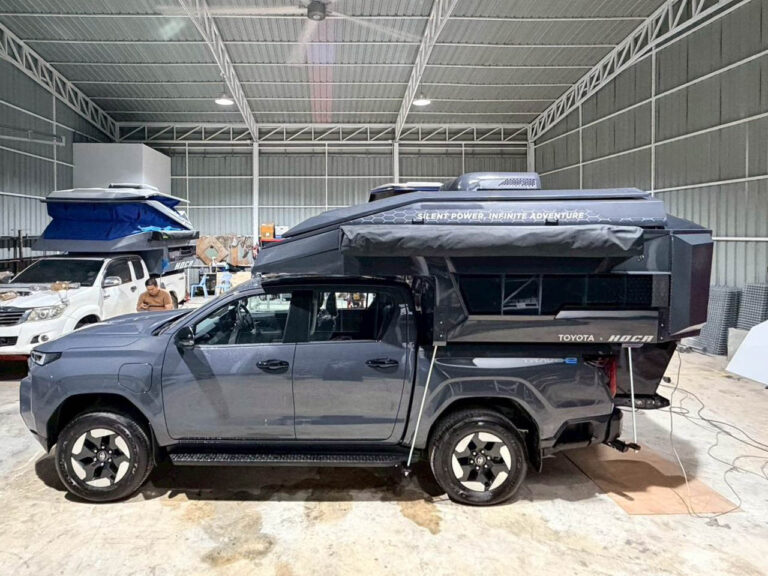  HOCA x Toyota HILUX TRAVO-e