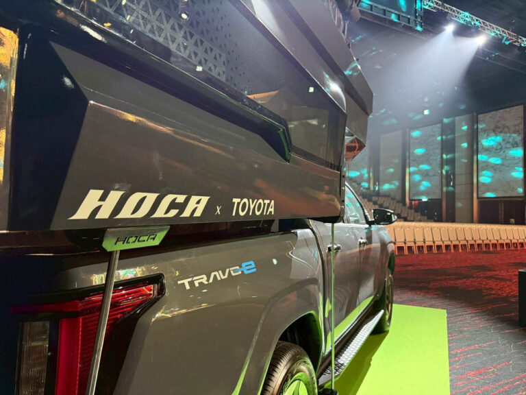  HOCA x Toyota HILUX TRAVO-e