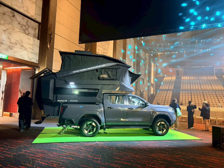 HOCA x Toyota HILUX TRAVO-e