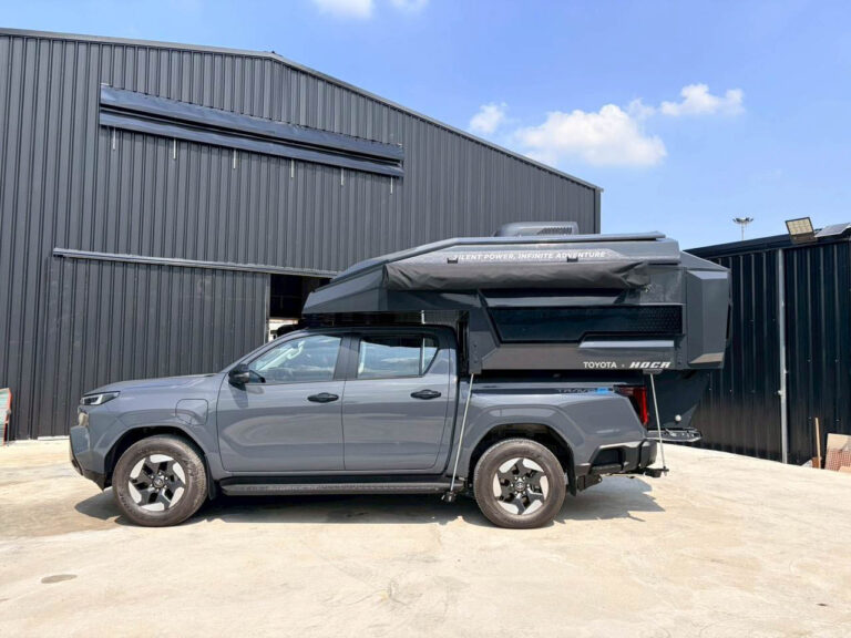  HOCA x Toyota HILUX TRAVO-e