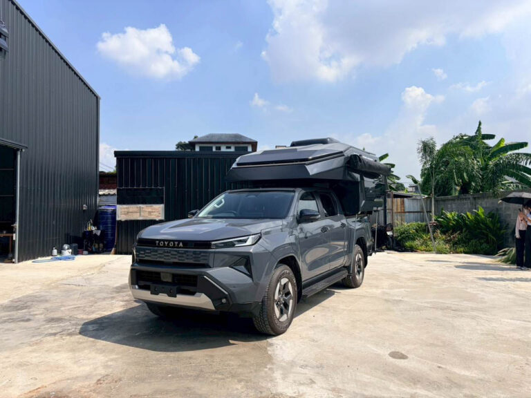  HOCA x Toyota HILUX TRAVO-e