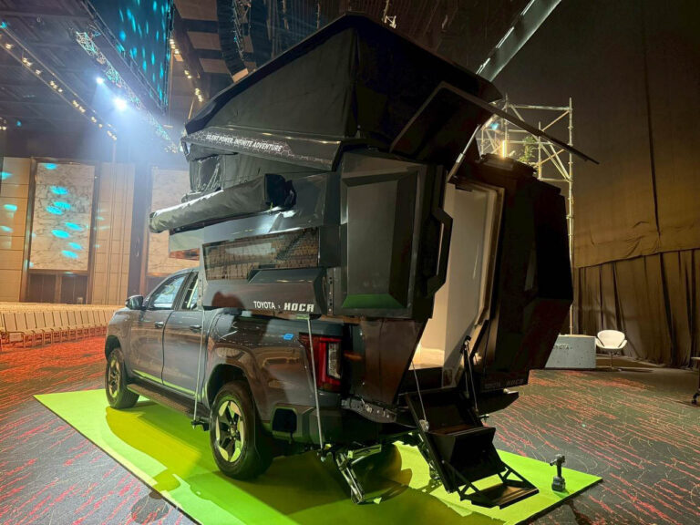  HOCA x Toyota HILUX TRAVO-e