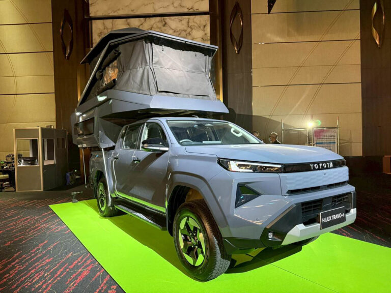  HOCA x Toyota HILUX TRAVO-e