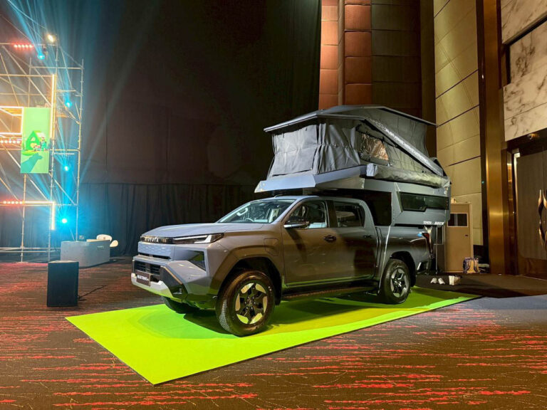  HOCA x Toyota HILUX TRAVO-e